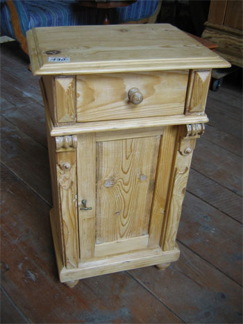 Antik-Möbel Braun Schnittling bei Spalt